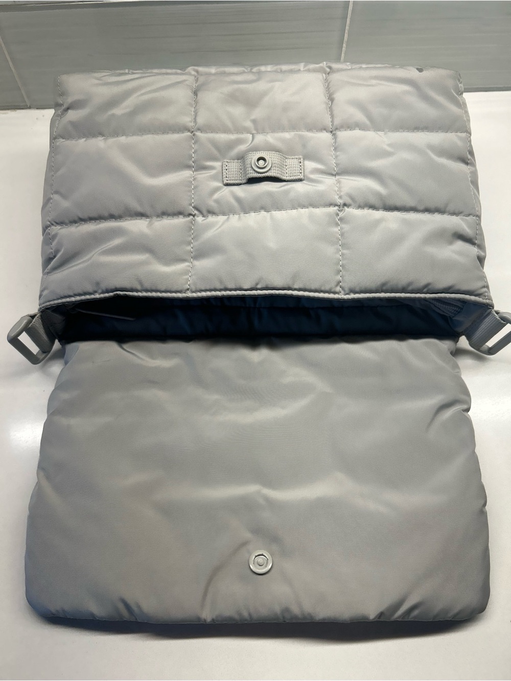 adidas Quilted Puffer Bag - Light Gray No strap included - Picture 5 of 5